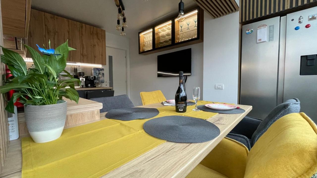Luxury Apart Dorobanti Bucarest Esterno foto